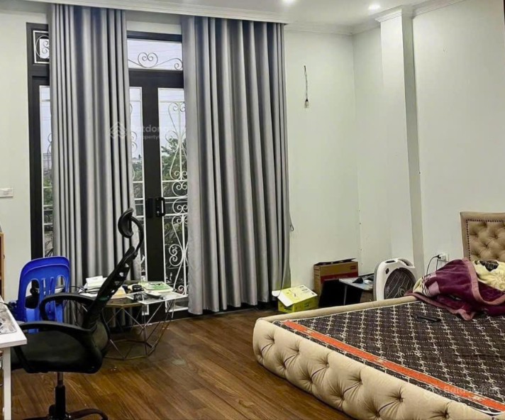 Cần bán nhà ở ngay, thiết kề 4 tầng, ô tô, sát ngay Ngã 3 Ngọc hồi DT hơn 47m, chỉ 7.2 tỷ - Ảnh 1